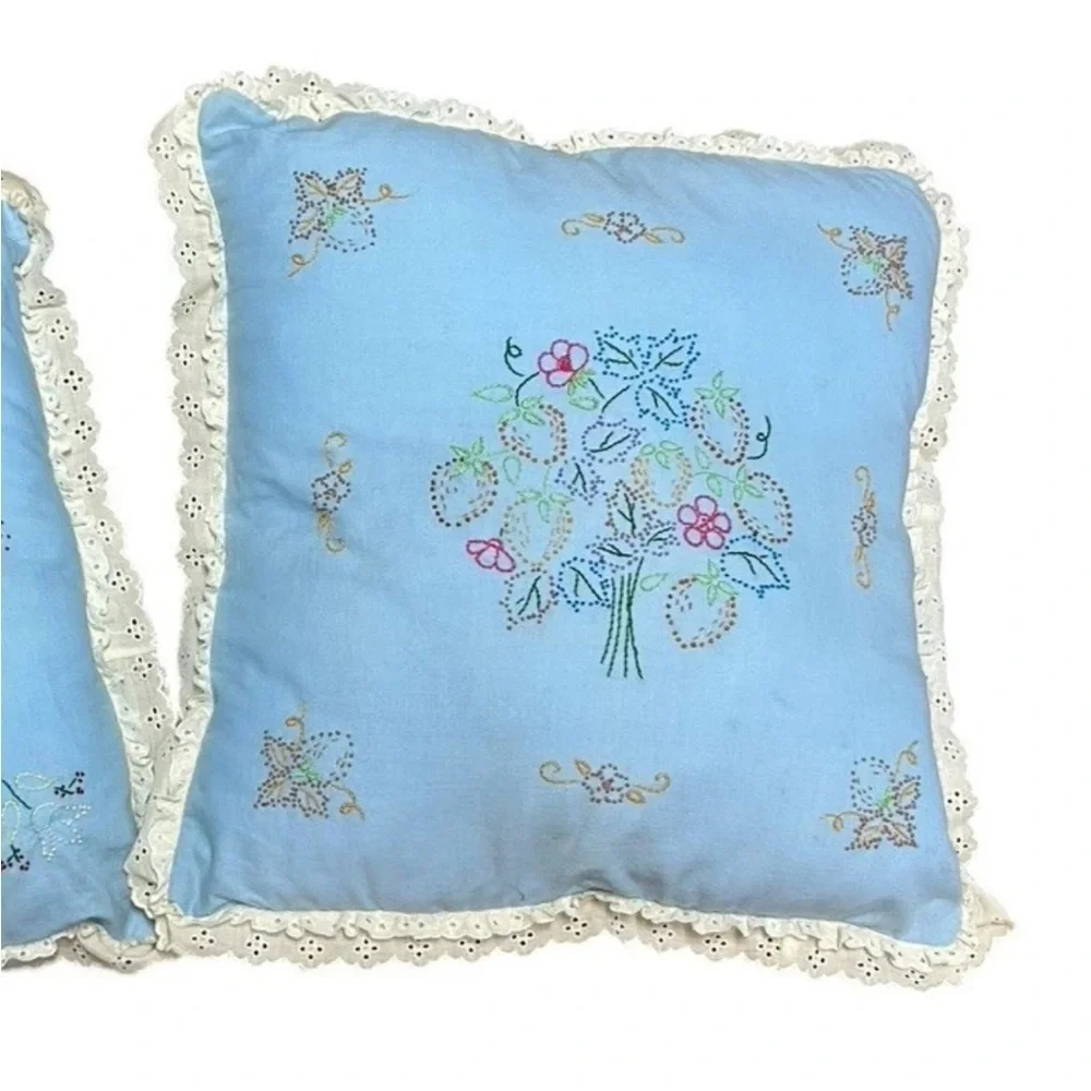 Vtg Pillows Set Of 2 Embroidery Needlepoint Floral Handmade Blue 16x16